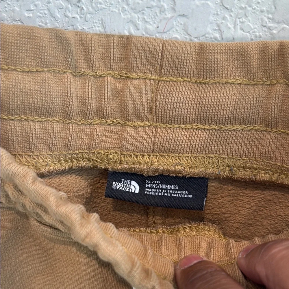 The North Face Men's Tan Jogger Pants.XL